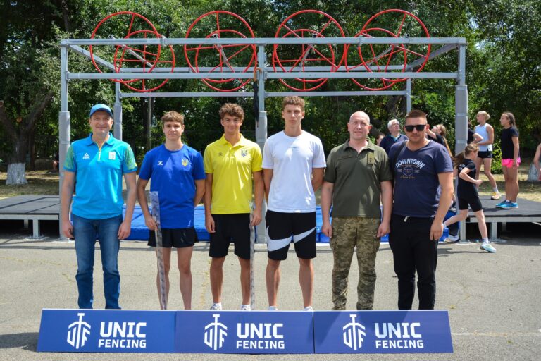 Подарунки від генерального спонсора ФСПУ компанії Unic Fencing