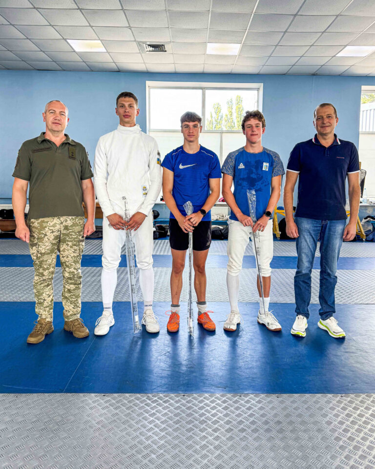 Подарунки від генерального спонсора ФСПУ компанії Unic Fencing