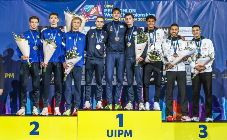 Юрій Ковальчук, Роман Попов та Данило Сич – срібні призери Чемпіонату світу у командній першості!