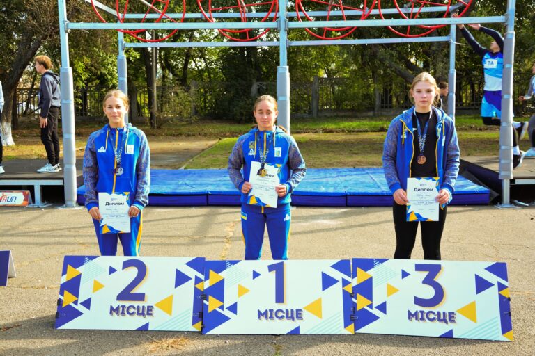 Самойленко Яна, Чайка Єва та Бабич Анна – призери 4 етапу Чемпіонату України зі смуга перешкод серед дівчат U19