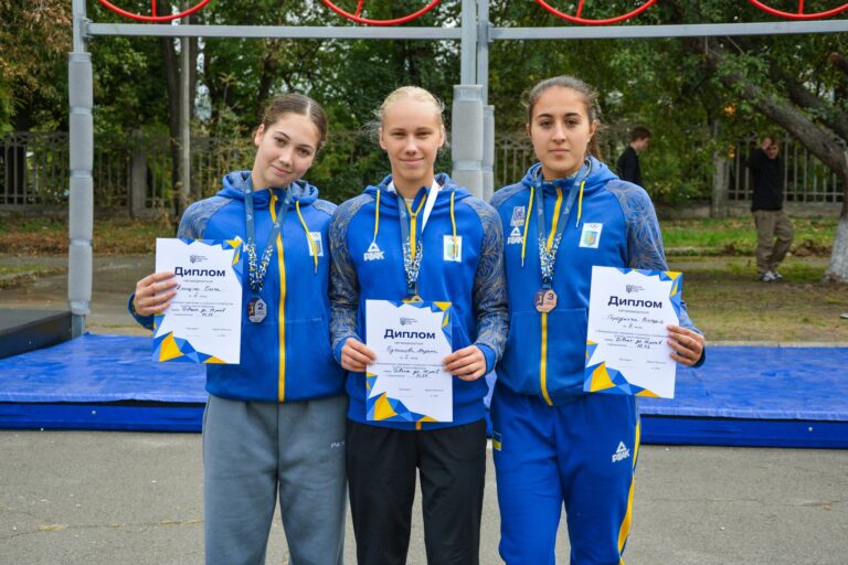 Буканова Марина, Клєщіна Ольга та Городнича Вікторія – призери 4 етапу чемпіонату України (смуга перешкод) серед дівчат U17